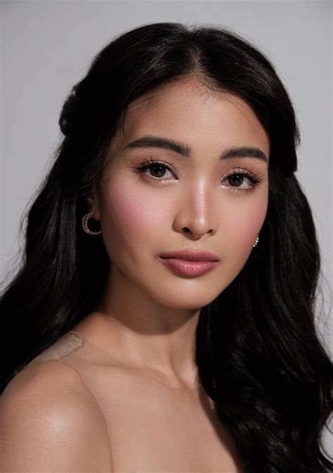 Aya fernandez age .